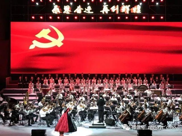 单板滑雪平行大回转男子公开组比赛内蒙古队班学福摘金