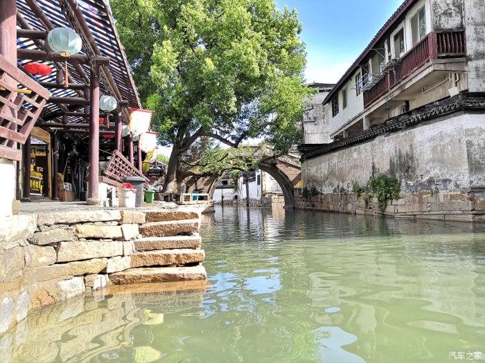三企业为徐套乡困难家庭捐赠一氧化碳报警器