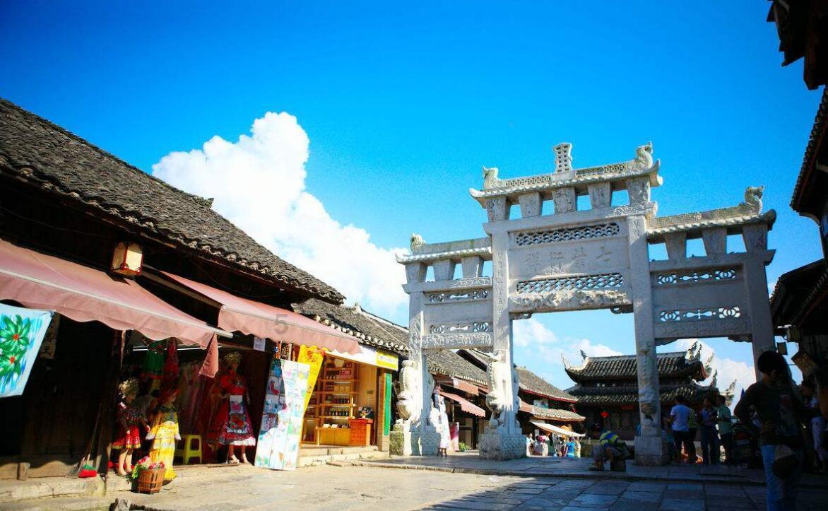 “寸土寸金”诱惑和土地资源瓶颈挡路,为民服务的公共设施怎样才能又多又好?