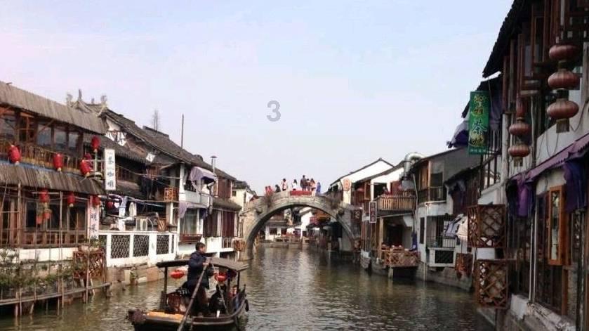 71岁普京“跳进冰窟窿”沐浴，这一惯例已保持多年